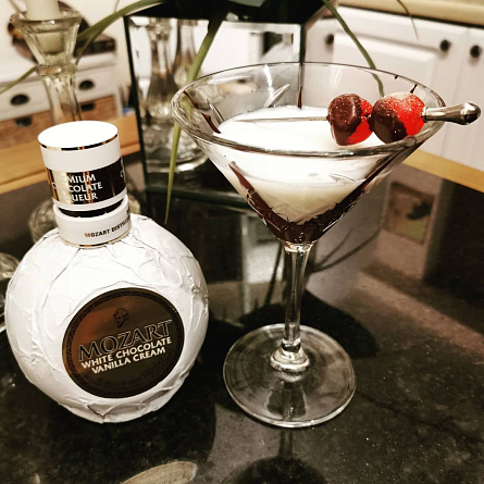 Дегустация ликера Limoncello Casal D'Emilia