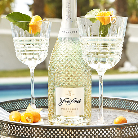 Приятный подарок к 8 Марта